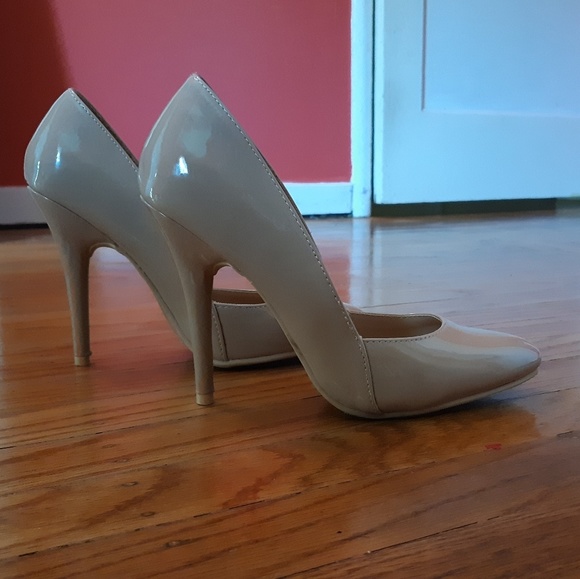 Heels - Picture 1 of 8